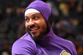 包含密尔沃基雄鹿训练开放日；今夜临场应变引欢呼；全明星赛在即；数据趋势出现新变化的词条-英雄联盟